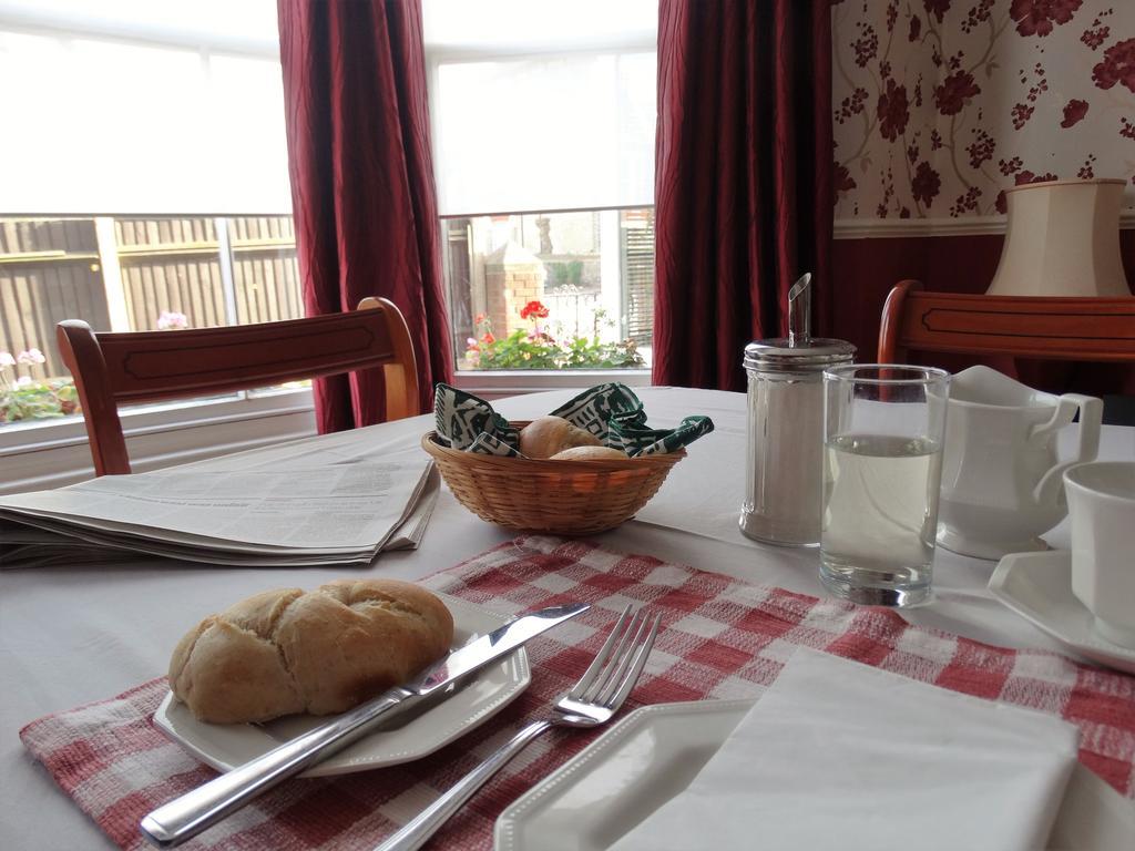 Bed and Breakfast The Corner House Лоустофт Экстерьер фото